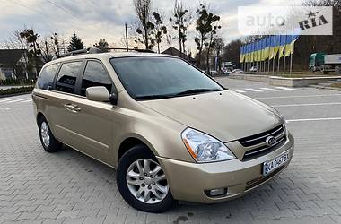 Минивэн Kia Sedona 2006 в Киеве