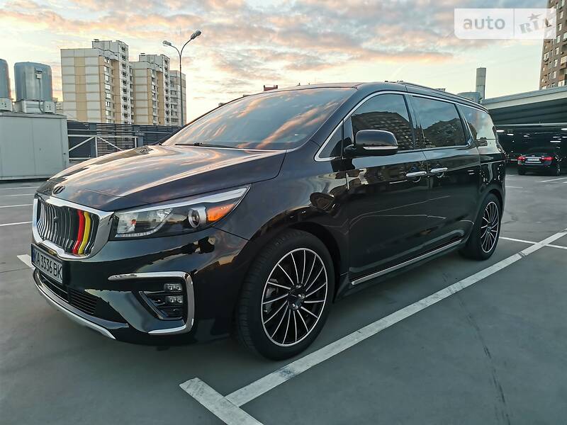 Мінівен Kia Sedona 2017 в Києві