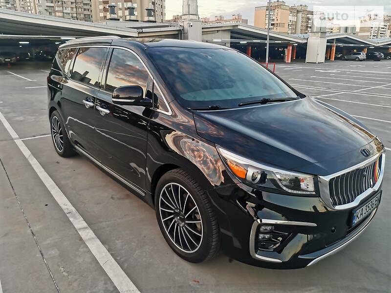 Мінівен Kia Sedona 2017 в Києві