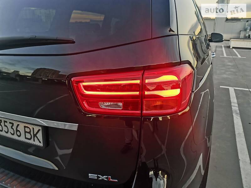 Мінівен Kia Sedona 2017 в Києві