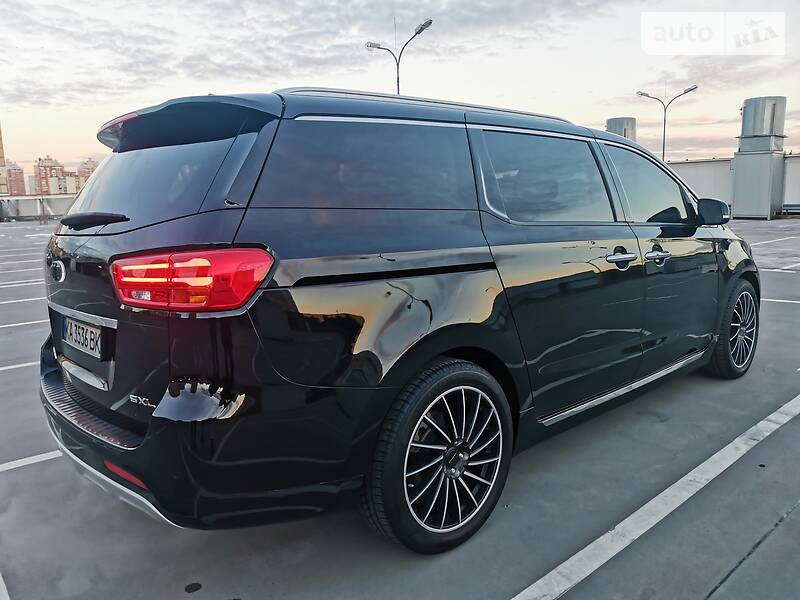 Мінівен Kia Sedona 2017 в Києві