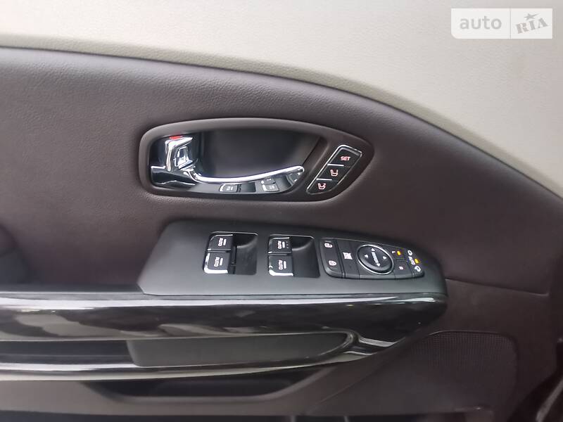 Мінівен Kia Sedona 2017 в Києві