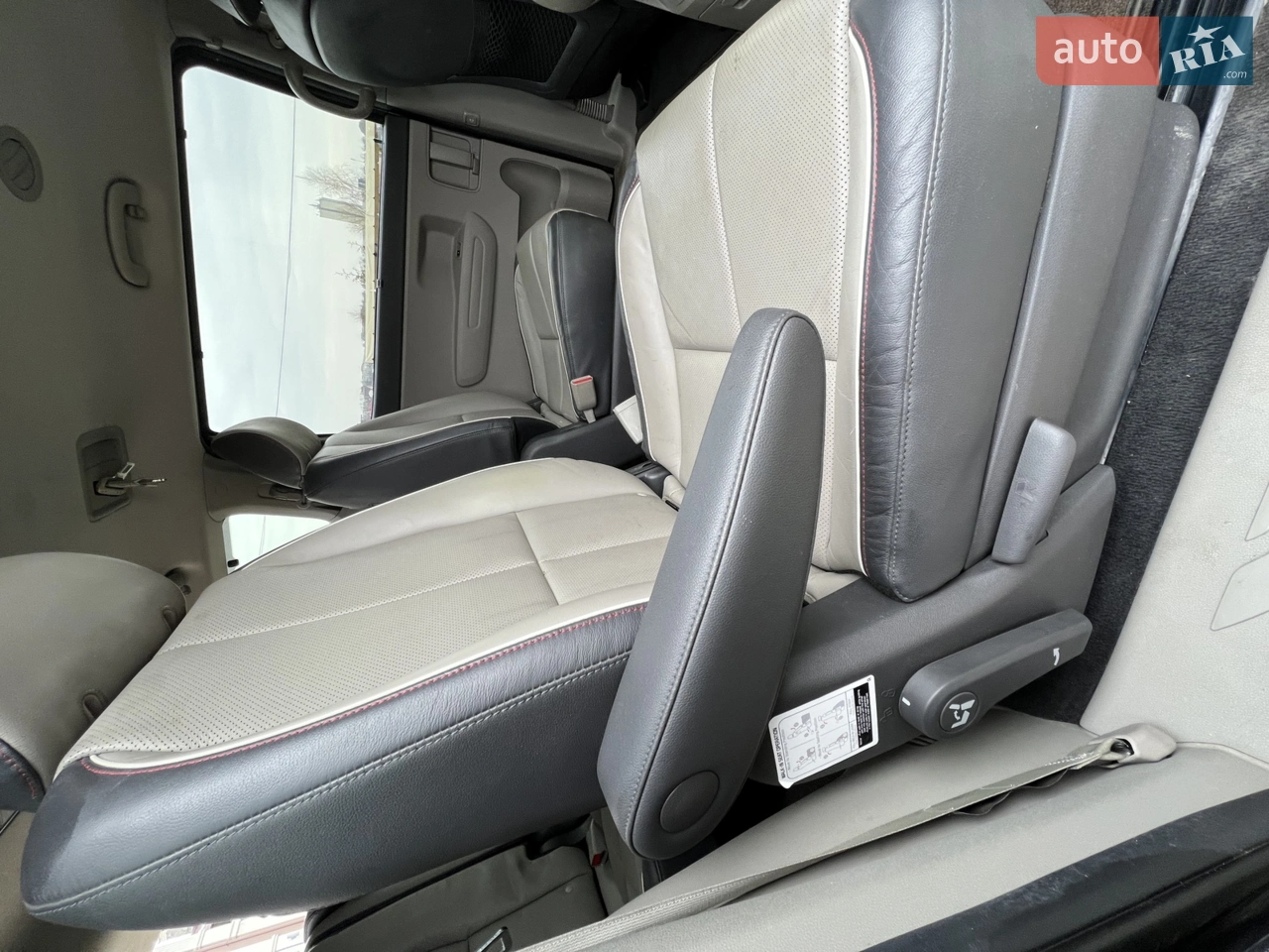2017 Kia Sedona - мініатюра 15