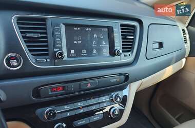 Мінівен Kia Sedona 2017 в Івано-Франківську