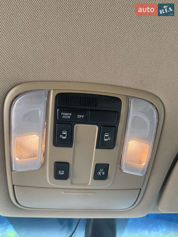 Минивэн Kia Sedona 2017 в Харькове