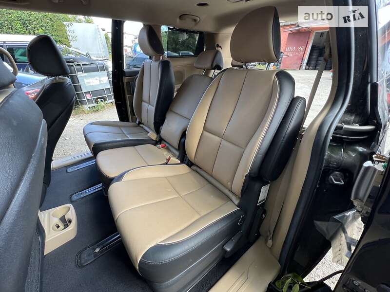 Минивэн Kia Sedona 2017 в Львове
