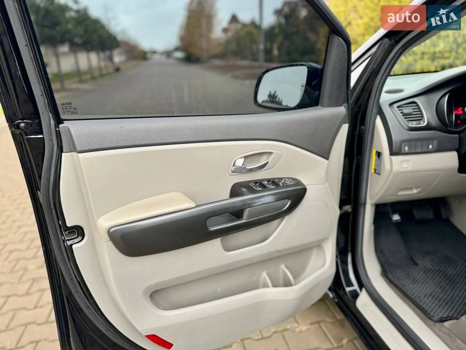 2014 Kia Sedona - мініатюра 19