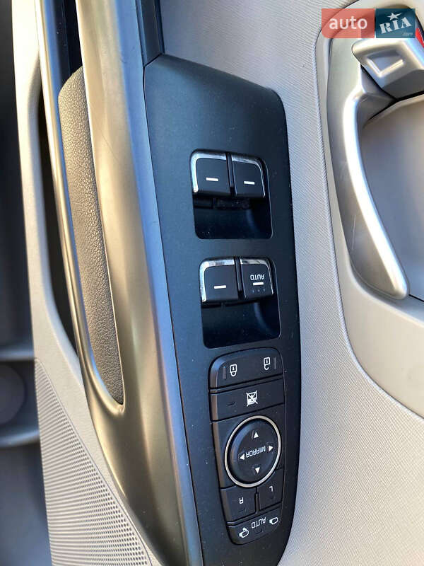 Мінівен Kia Sedona 2016 в Одесі фото 26 Мінівен Kia Sedona 2016 в Одесі