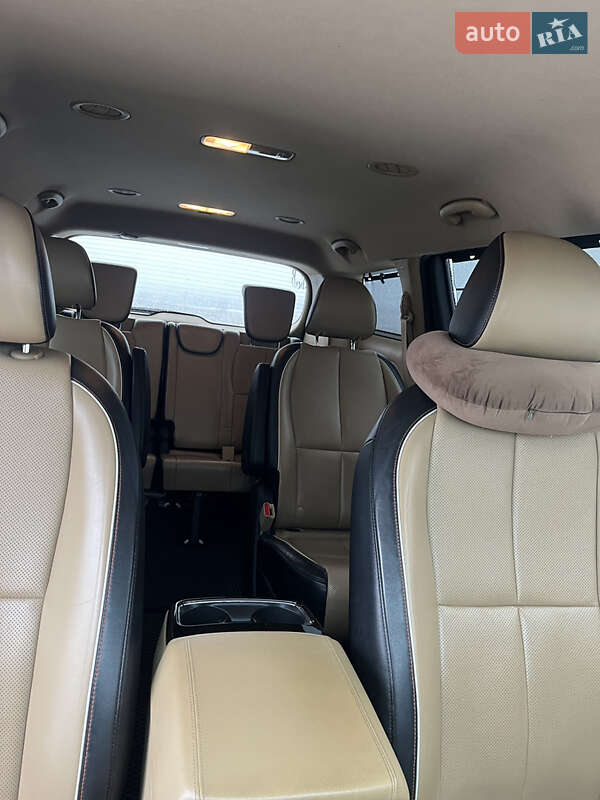 Минивэн Kia Sedona 2015 в Харькове