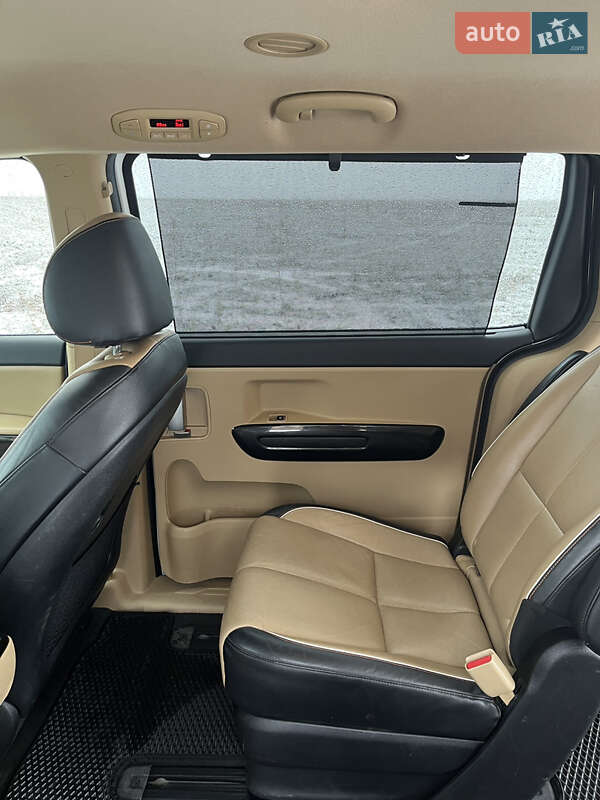 Минивэн Kia Sedona 2015 в Харькове