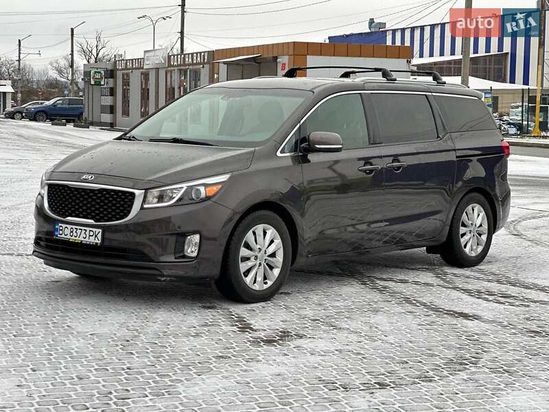 Мінівен Kia Sedona 2016 в Стрию