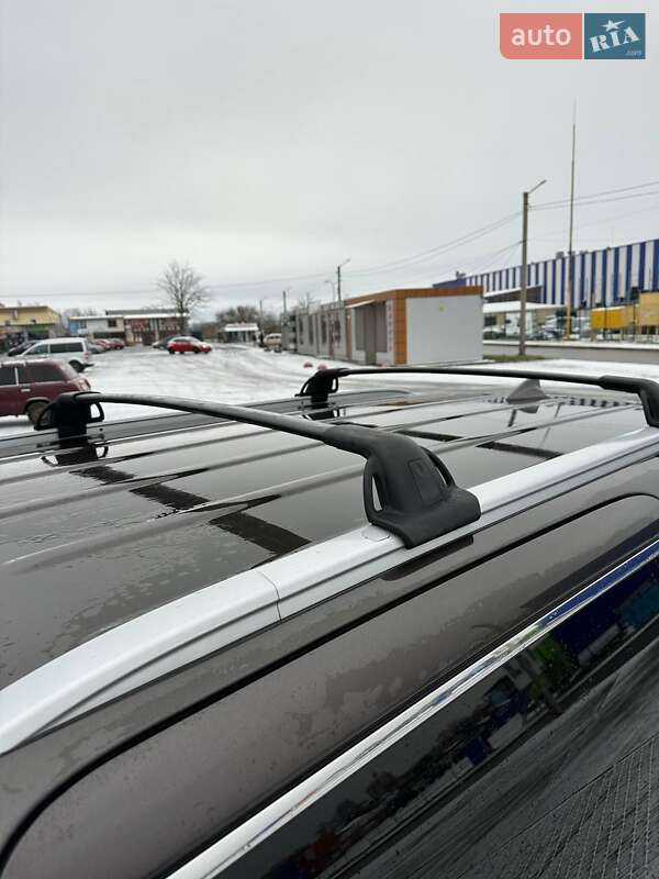 Мінівен Kia Sedona 2016 в Стрию