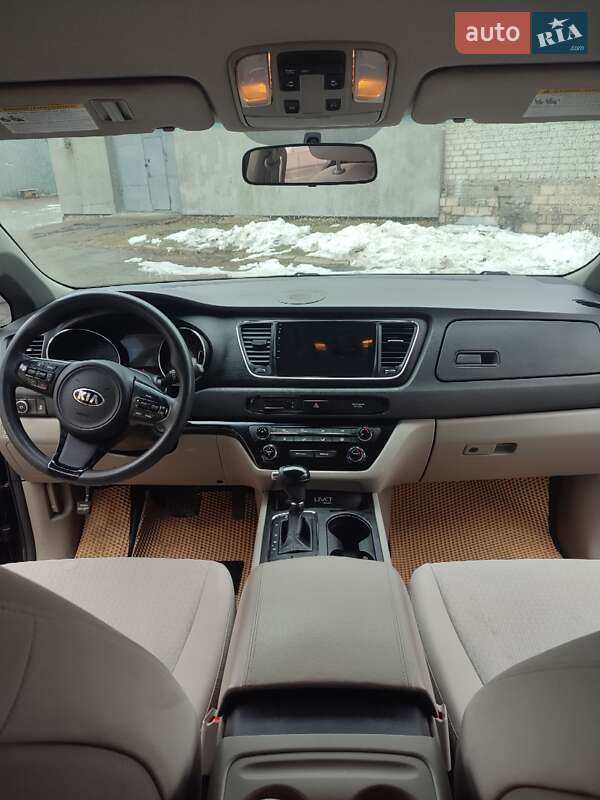 Мінівен Kia Sedona 2016 в Києві