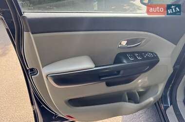 Минивэн Kia Sedona 2014 в 