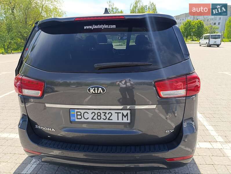 Мінівен Kia Sedona 2014 в Дрогобичі