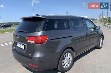 Минивэн Kia Sedona 2015 в 