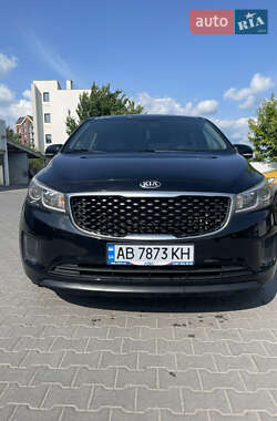 Минивэн Kia Sedona 2015 в Виннице