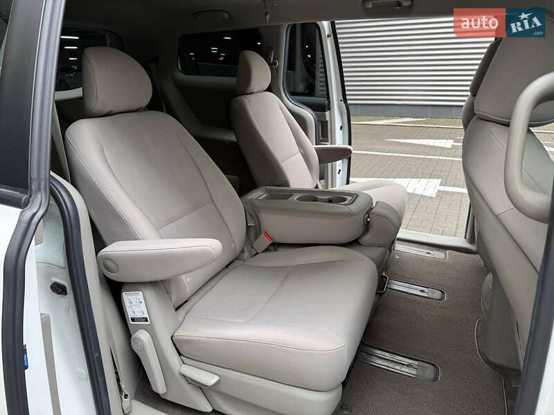 Минивэн Kia Sedona 2020 в Киеве