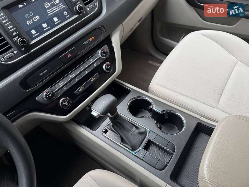 Минивэн Kia Sedona 2020 в Киеве