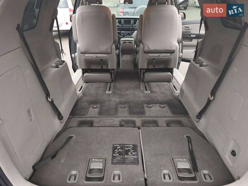 Минивэн Kia Sedona 2015 в Киеве