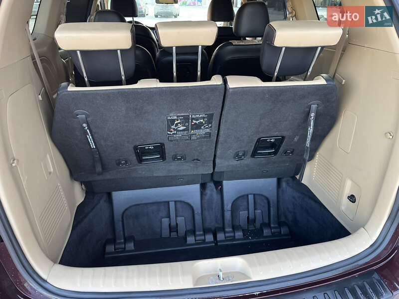 Мінівен Kia Sedona 2016 в Києві
