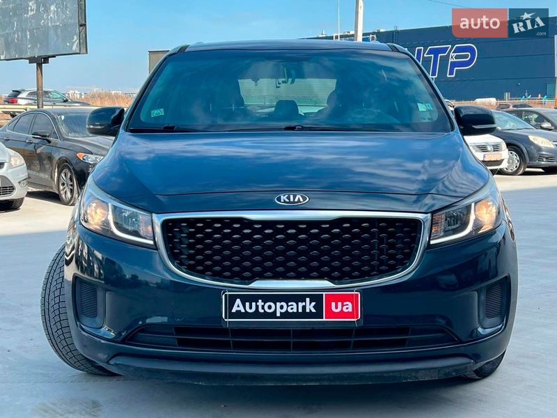 Минивэн Kia Sedona 2015 в Львове