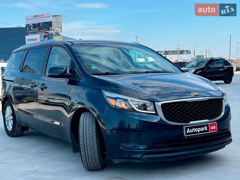Минивэн Kia Sedona 2015 в Львове