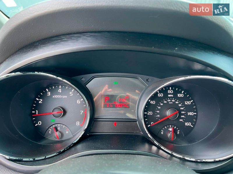 Минивэн Kia Sedona 2015 в Львове