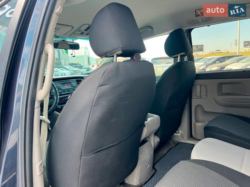 Минивэн Kia Sedona 2015 в Львове