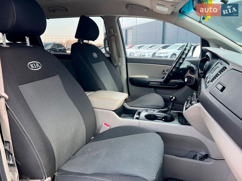Минивэн Kia Sedona 2015 в Львове