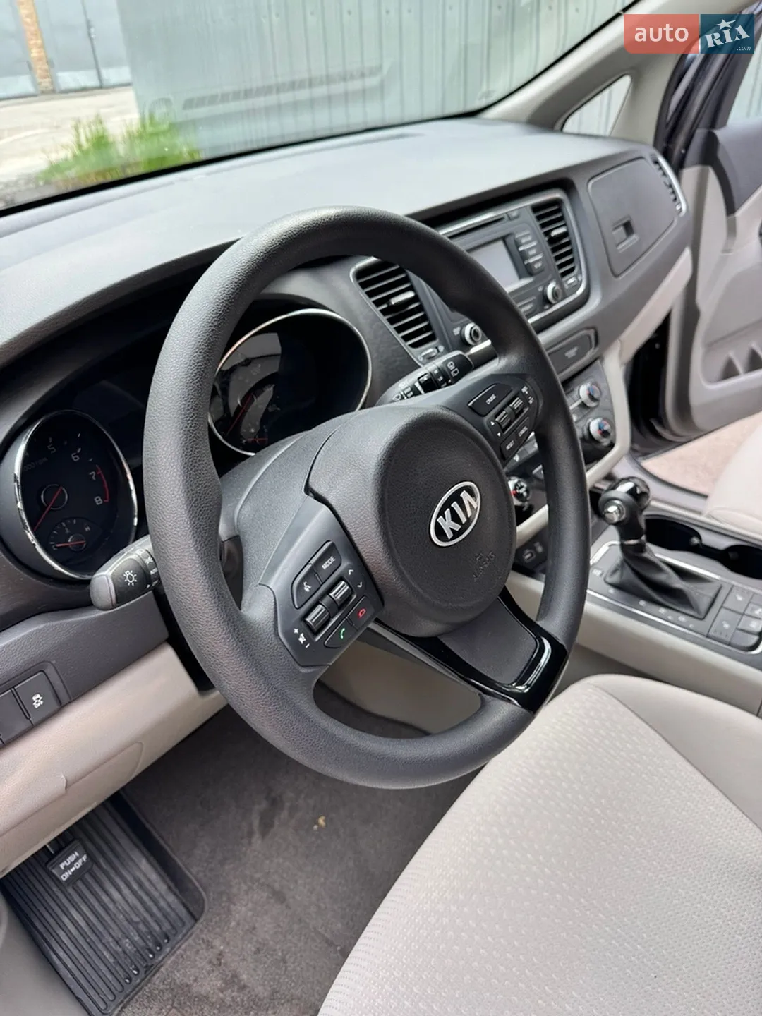 2015 Kia Sedona - мініатюра 16