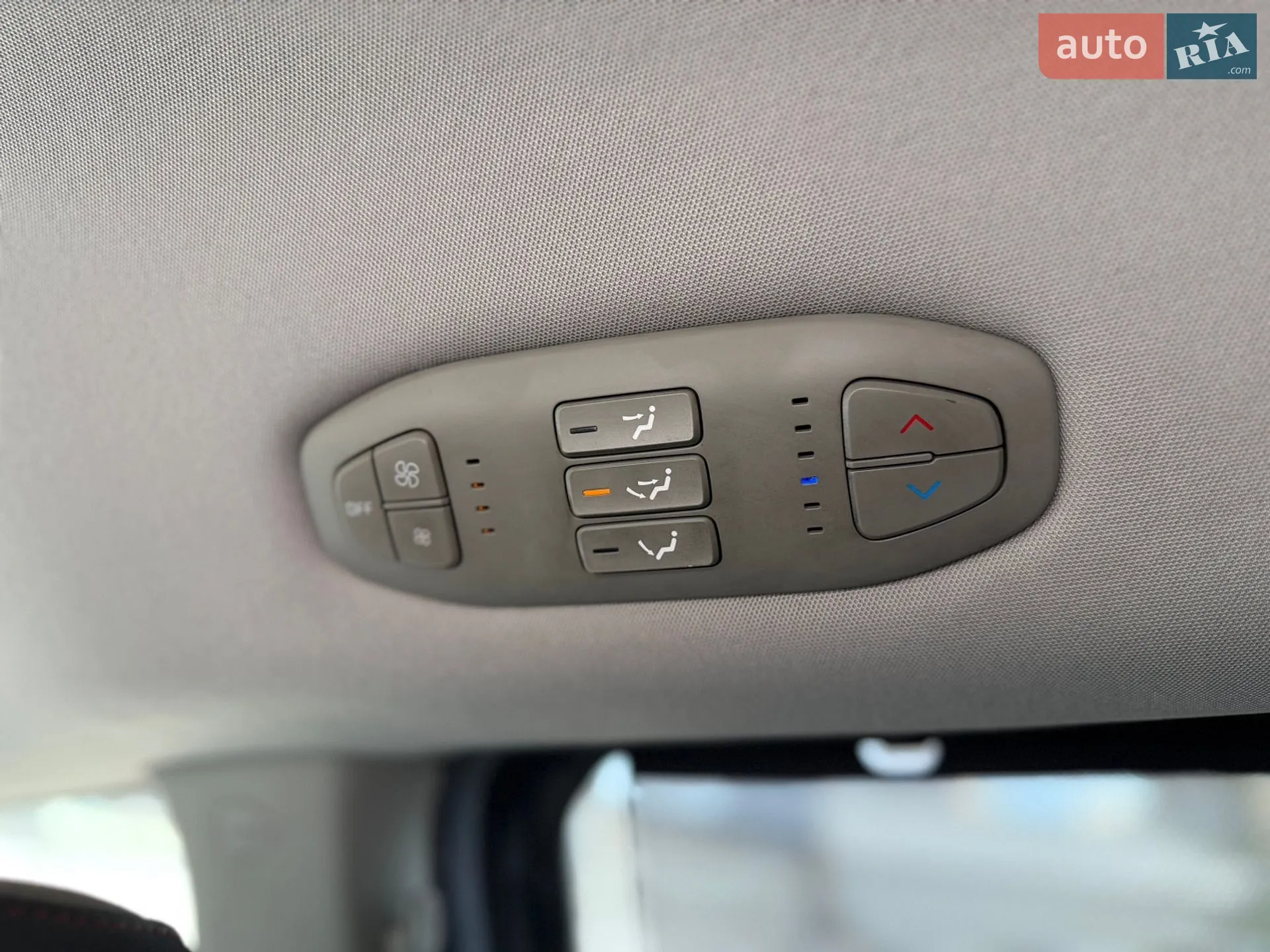2017 Kia Sedona - мініатюра 18