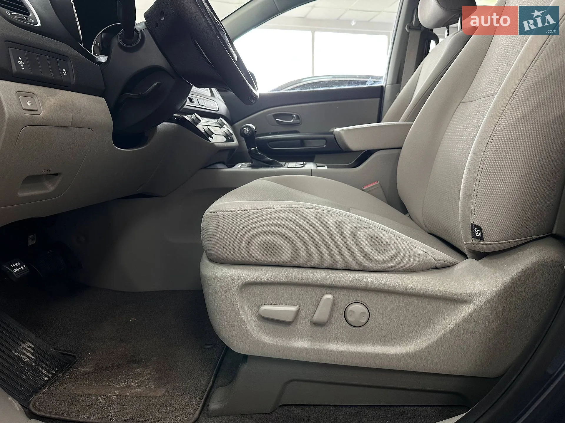 2015 Kia Sedona - мініатюра 15