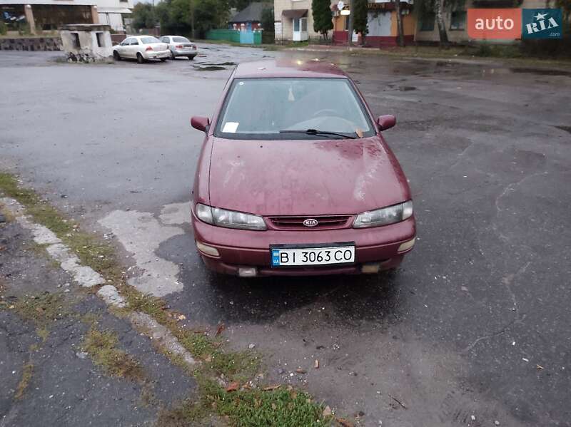 Седан Kia Sephia 1997 в Лубнах