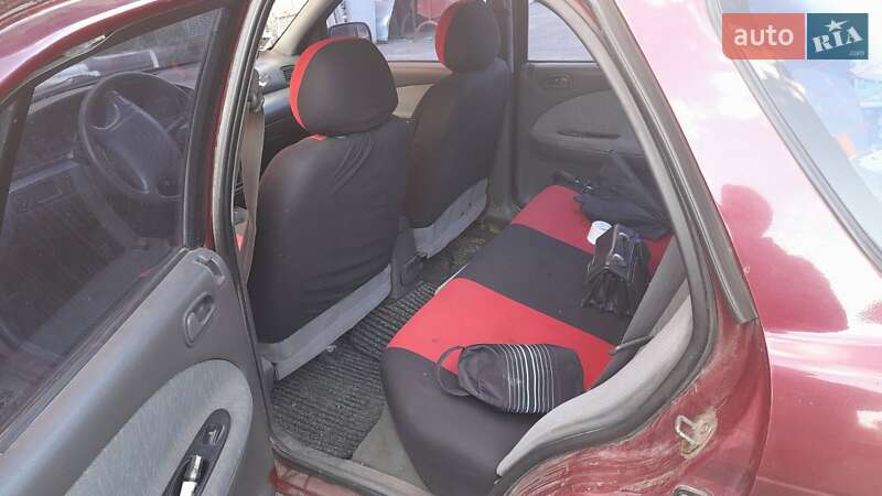 Седан Kia Sephia 1997 в Лубнах