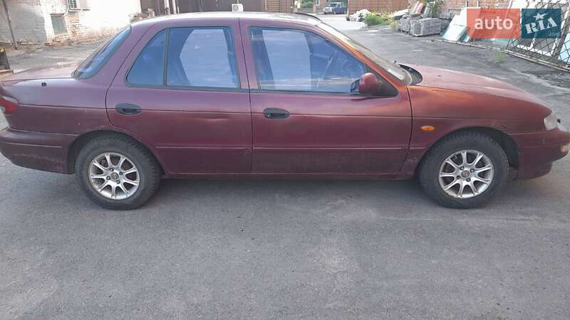 Седан Kia Sephia 1997 в Лубнах