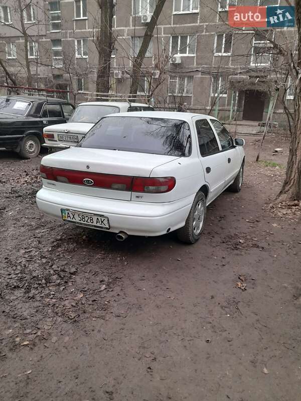 Седан Kia Sephia 1997 в Днепре