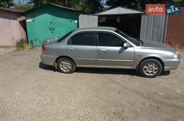 Седан Kia Sephia 2004 в Запоріжжі