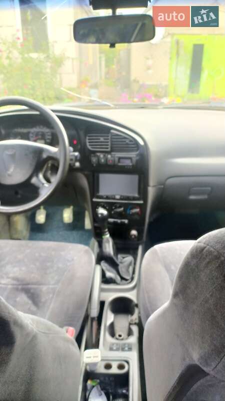 Седан Kia Sephia 2003 в Николаеве