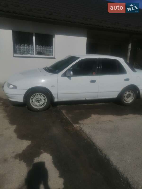 Седан Kia Sephia 1994 в Борщеве