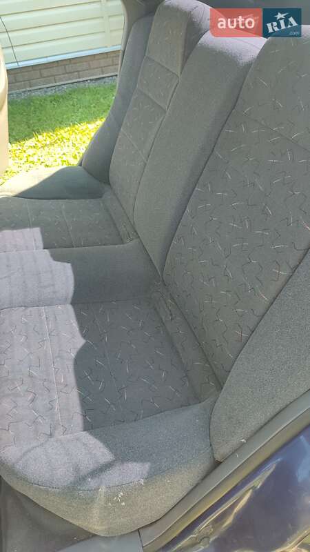 Седан Kia Sephia 2000 в Чернигове