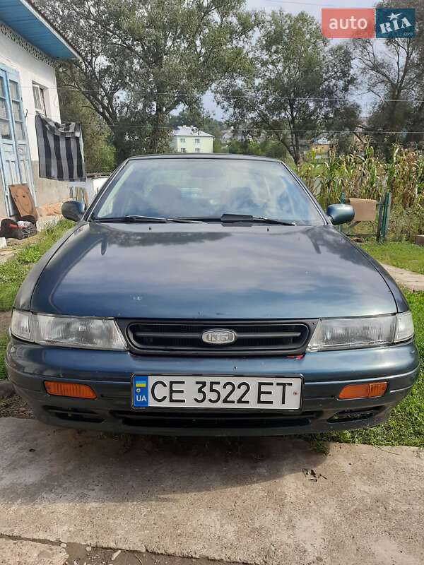Седан Kia Sephia 1995 в Чернівцях