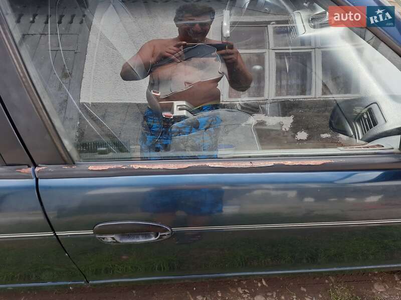 Седан Kia Sephia 1995 в Чернівцях