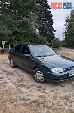 Седан Kia Sephia 1999 в Ровно