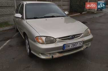 Седан Kia Sephia 2000 в Дубно