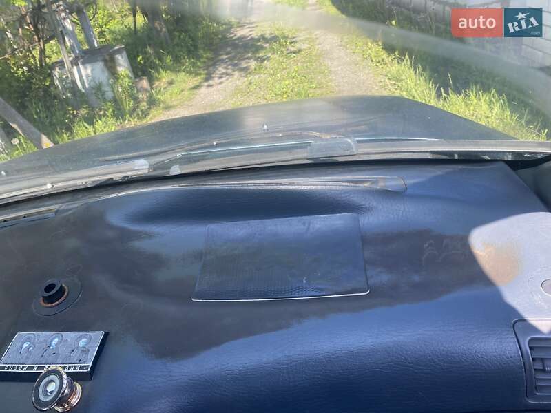 Седан Kia Sephia 1994 в Малині