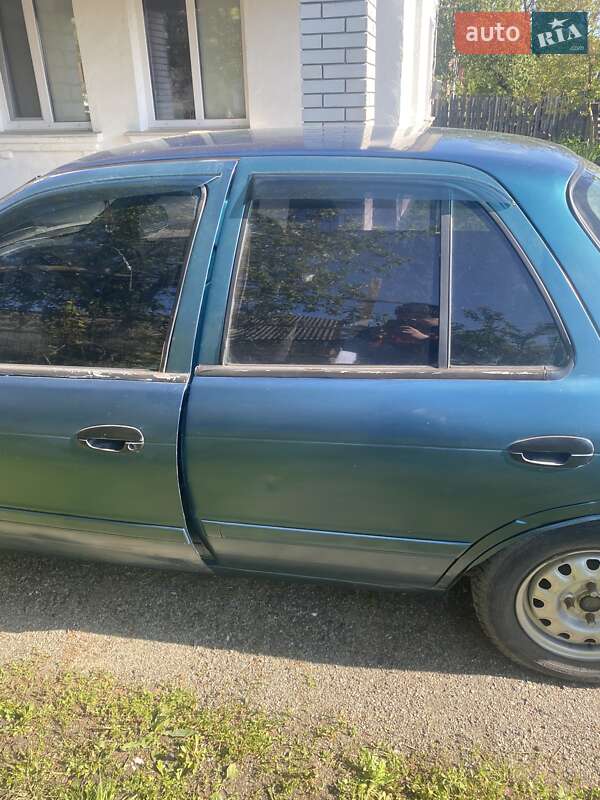 Седан Kia Sephia 1994 в Малині