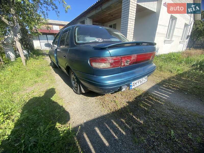 Седан Kia Sephia 1994 в Малині
