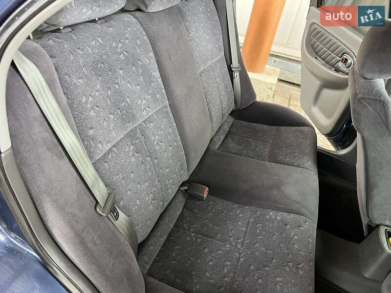 Седан Kia Sephia 2003 в Тернополі