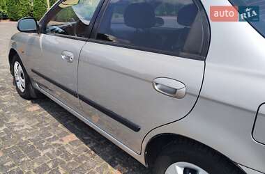 Седан Kia Sephia 2004 в 